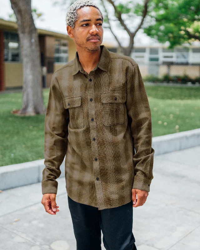 Men's Jeans with Embroidered LogosShadowstone Flannel Long Sleeve Shirt - Dark Earth