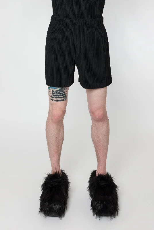 Men's Pants with Appliqué DetailsHomme Plissé Issey Miyake MC July 2024 Technical Shorts Men's Pants with Appliqué DetailsHomme Plissé Issey Miyake MC July 2024 Technical Shorts