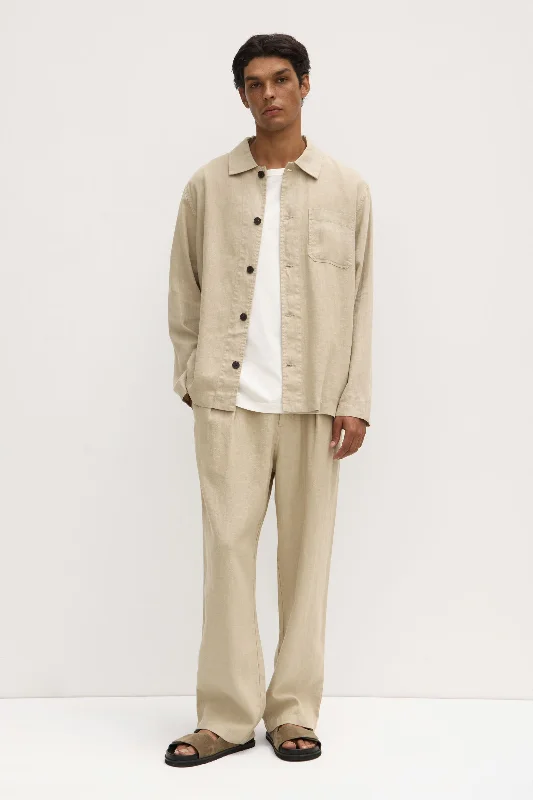 Men's Straight-Leg Jeans for a Classic FitMiles Pleated Linen Chino