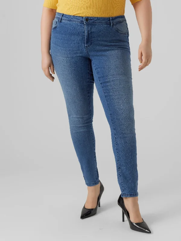 Men's Jeans with a Distressed LookVero Moda Anya Skinny Jeans in Blue